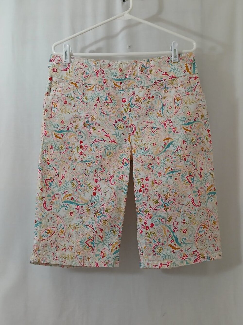 Bandolino Theadora Capri Shorts - Size 14